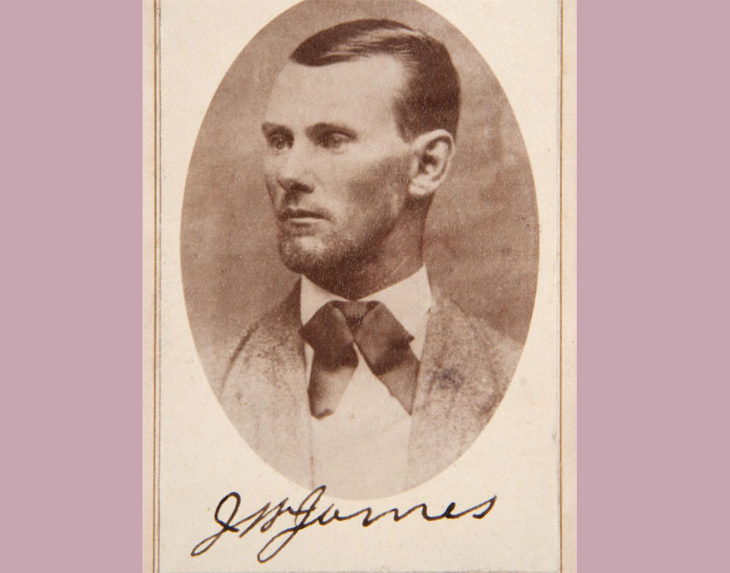 জেসসে জেমস: ১৮৬৬-১৮৭৬ সাল পর্যন্ত রবিনহুড নামে পরিচিত ছিল এই দুষ্কৃতী। ধনীদের টাকা নিয়ে দরিদ্রদের মধ্যে বিলি করতেন ইনি। তাঁর স্বাক্ষর করা ছবির মূল্য ধার্য হয় ৩ কোটি ৮৪ লক্ষ টাকা। যদিও এই স্বাক্ষর নিয়ে সংশয় রয়েছে অনেকেরই।