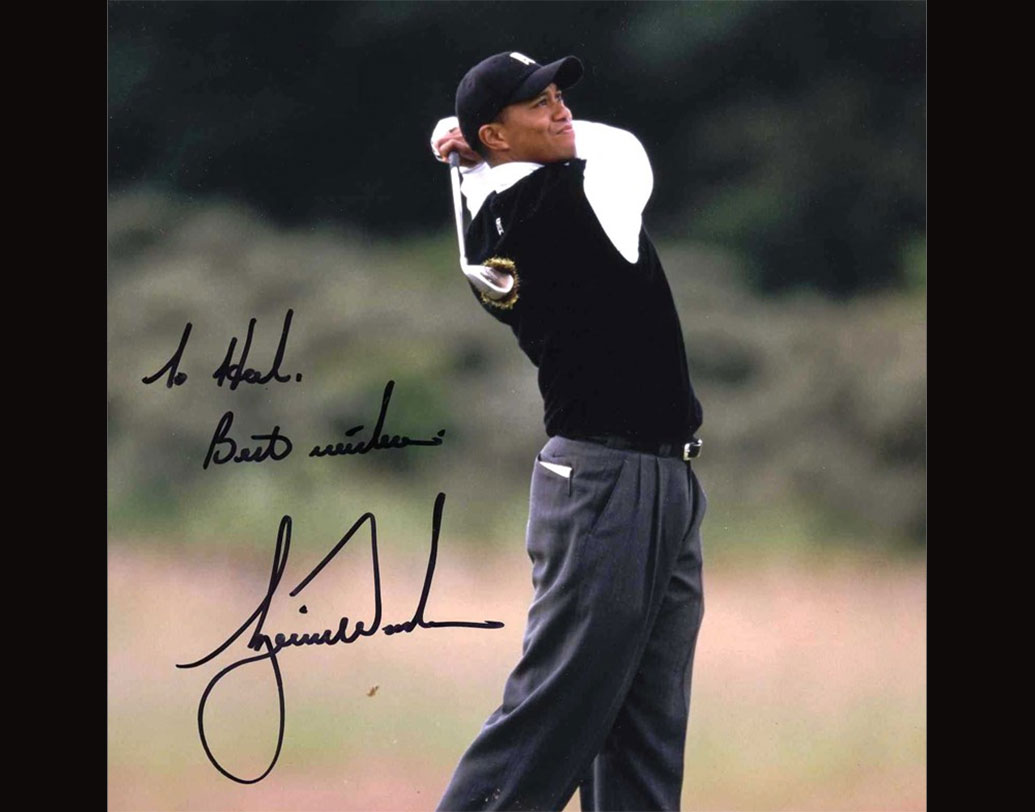 বিখ্যাত গল্ফ তারকা টাইগার উডসের স্বাক্ষরের মূল্য প্রায় এক লক্ষ চুরানব্বই হাজার টাকা।