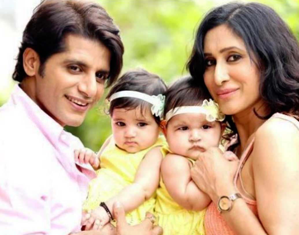 কর্ণবীর বোহরা: বহু দিন আগেই দীর্ঘদিনের প্রেমিকা কর্ণবীর বোহরা এবং তিজে সিধু বিবাহবন্ধনে আবদ্ধ হন। দুই মেয়ে রয়েছে দু’জনের। ইতিমধ্যেই ইনস্টাগ্রামে স্টারও হয়ে গিয়েছেন কর্ণ এবং তিজের দুই কন্যা, ভিয়েনা এবং রায়া।