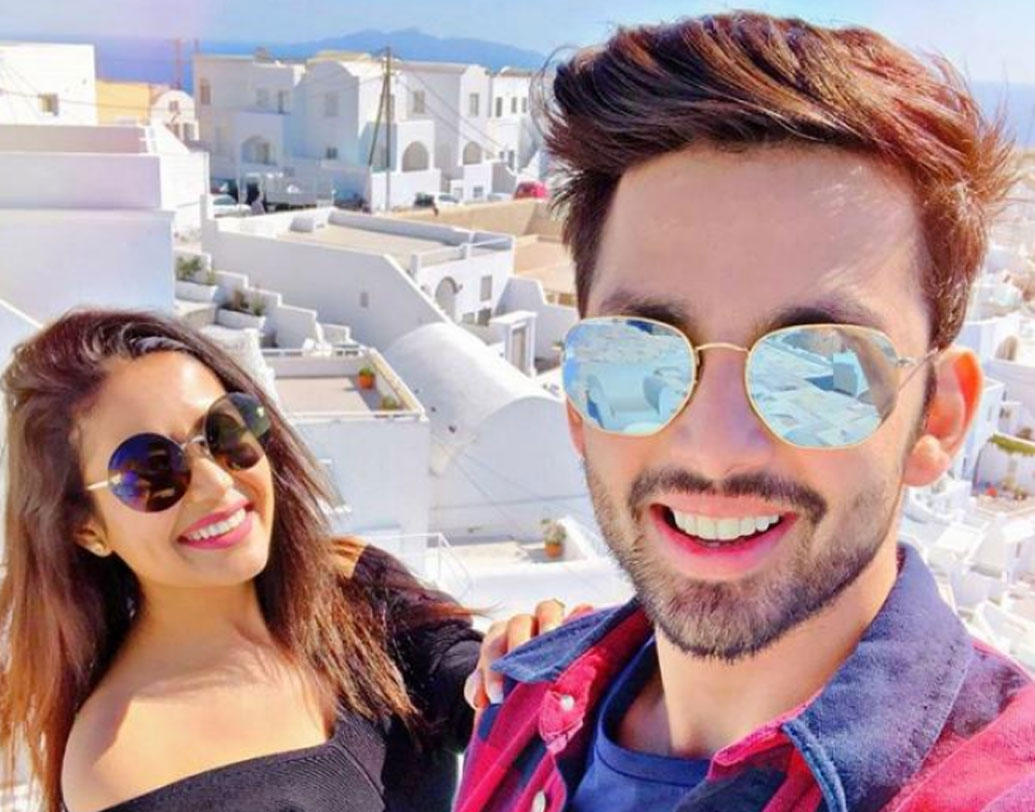 নেহার সঙ্গে সম্পর্ক নিয়ে হিমাংশ বলেছিলেন, ‘‘নেহা আমার খুব ভাল বন্ধু। সানি সানি গানটা দিয়েই আমাদের প্রথম একসঙ্গে কাজ।’’ শুধু তাই নয়, নেহার সঙ্গে সময় কাটাতে খুবই ভালবাসেন বলে জানিয়েছিলেন হিমাংশ। আর বেড়াতে যেতে হলে, হিংমাংশই কিন্তু নেহার একমাত্র সঙ্গী।