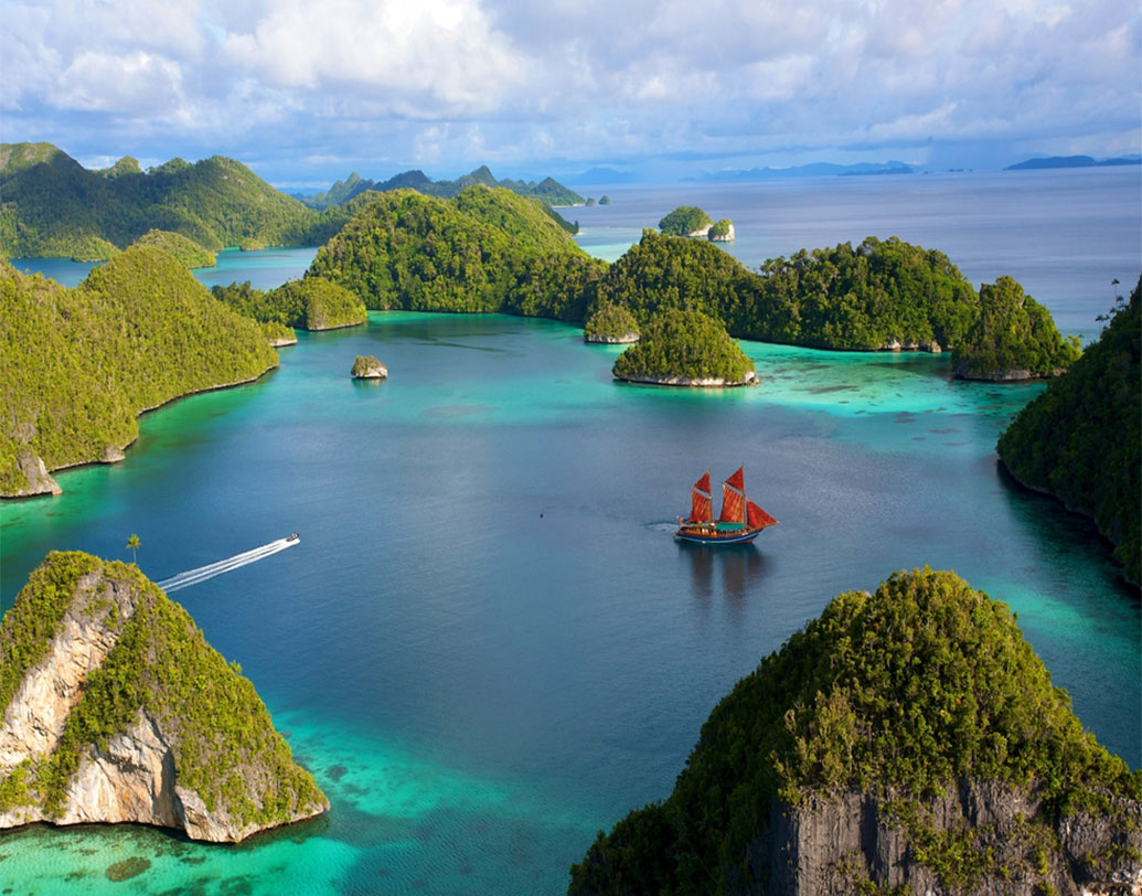 ইন্দোনেশিয়া: পৃথিবীর অন্যতম বড় সোনার খনি থাকবে, আর সোনার গয়না কেনার ইচ্ছা থাকবে না, তা কখনও হয়? ইন্দোনেশিয়ার নাগরিকদের কাছেও রয়েছে ৩৪.২ মেট্রিক টন সোনা।