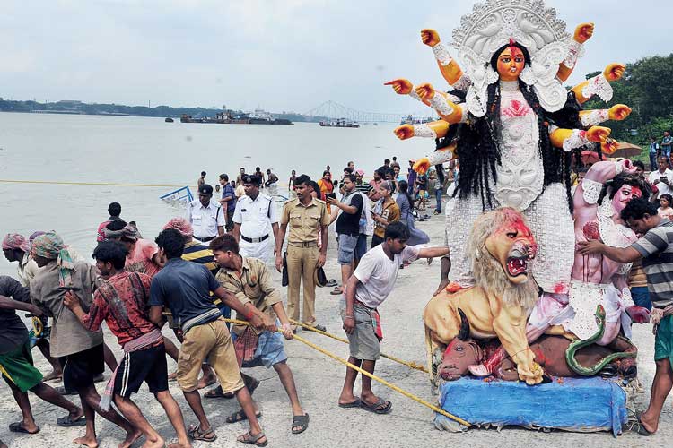 question raised on idol immersion spending 