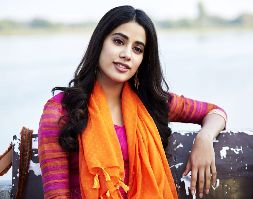 জাহ্নবী কপূর- ‘ধড়ক’ ছবিটি দিয়ে বলিউড জার্নি শুরু করেছিলেন জাহ্নবী কপূরও। আর পারিশ্রমিক পেয়েছিলেন ৬০ লক্ষ টাকা। যে অঙ্কটা এক্কেবারে ঈশান খট্টরেরই সমান।