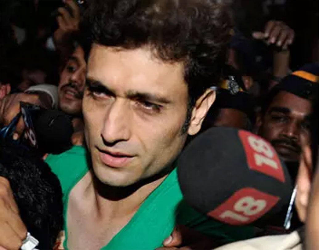 সাইনি আহুজা: ২০০৯ সালে বাড়ির পরিচারিকাকে ধর্ষণের অভিযোগ উঠেছিল এই তারকার বিরুদ্ধে। জামিনে মুক্তি পান ‘গ্যাংস্টার’-‘ভুলভুলাইয়া’ তারকা। পরবর্তীতে অভিযোগ তুলে নেওয়া হয়।