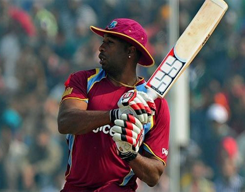 কিয়েরন পোলার্ড: বিধ্বংসী ব্যাটসম্যান। সঙ্গে কাজ-চালানো বোলিং। ত্রিনিদাদের এই ক্রিকেটার ১০১ ওয়ানডে খেলে করেছেন ২২৮৯ রান। স্ট্রাইক রেট ৯২.৮৯। বোর্ডের সঙ্গে তাঁরও ছিল সমস্যা। একদিনের দলে জায়গা পাননি তিনি। তবে পোলার্ড ভারতের বিরুদ্ধে টি-টোয়েন্টি সিরিজের দলে আছেন।