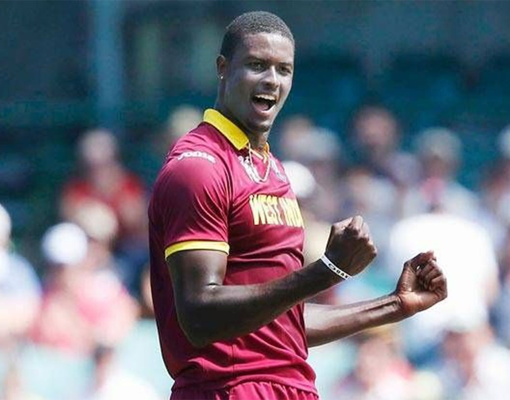 জেসন হোল্ডার: ভারতের বিরুদ্ধে একদিনের সিরিজে তিনিই অধিনায়ক। ডানহাতি অলরাউন্ডার ৮০ ওয়ানডে ম্যাচে করেছেন ১২৬২ রান। নিয়েছেন ১১০ উইকেট। তবে চোটের জন্য ভারতের বিরুদ্ধে প্রথম টেস্টে তিনি খেলেননি।