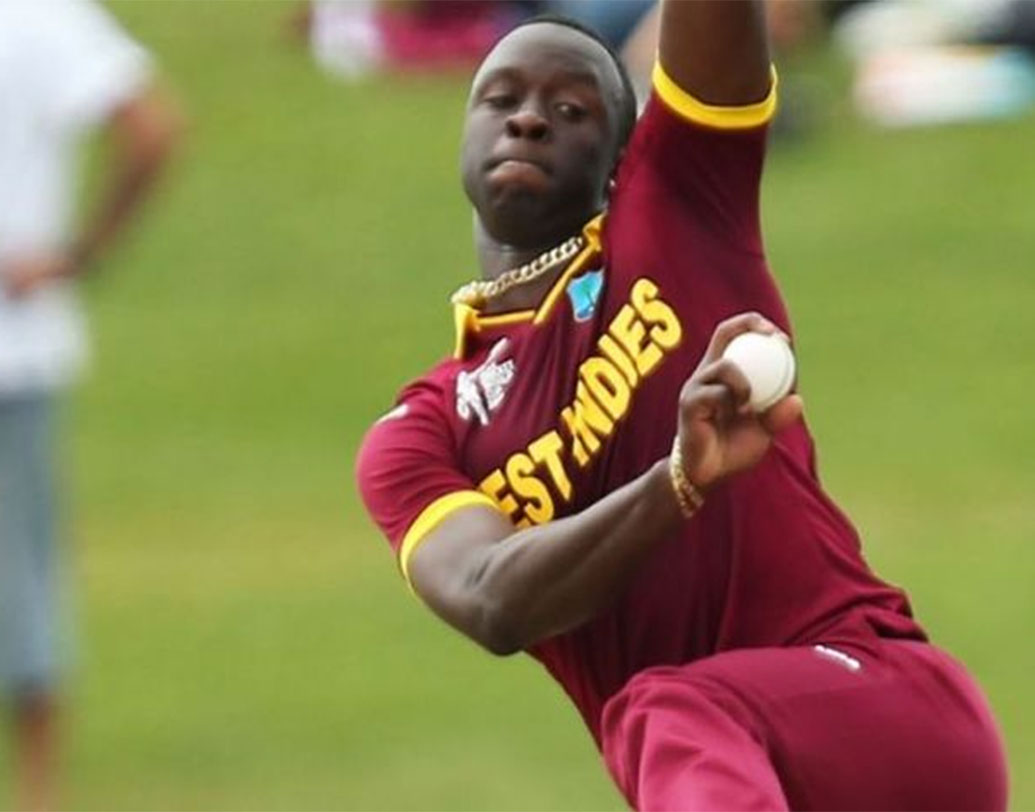 কেমার রোচ: হোল্ডারের নেতৃত্বে ওযেস্ট ইন্ডিজের ওয়ানডে স্কোয়াডে রয়েছেন তিনিও। ৭২ একদিনের ম্যাচে ডানহাতি পেসার নিয়েছেন ১০৯ উইকেট। ঠাকুমার মৃত্যুর জন্য প্রথম টেস্টে তিনি খেলতে পারেননি। ফিরে গিয়েছিলেন দেশে। ২০১৯ বিশ্বকাপের জন্য জাতীয় দলের অন্যতম ভরসা এই ফাস্ট বোলার।