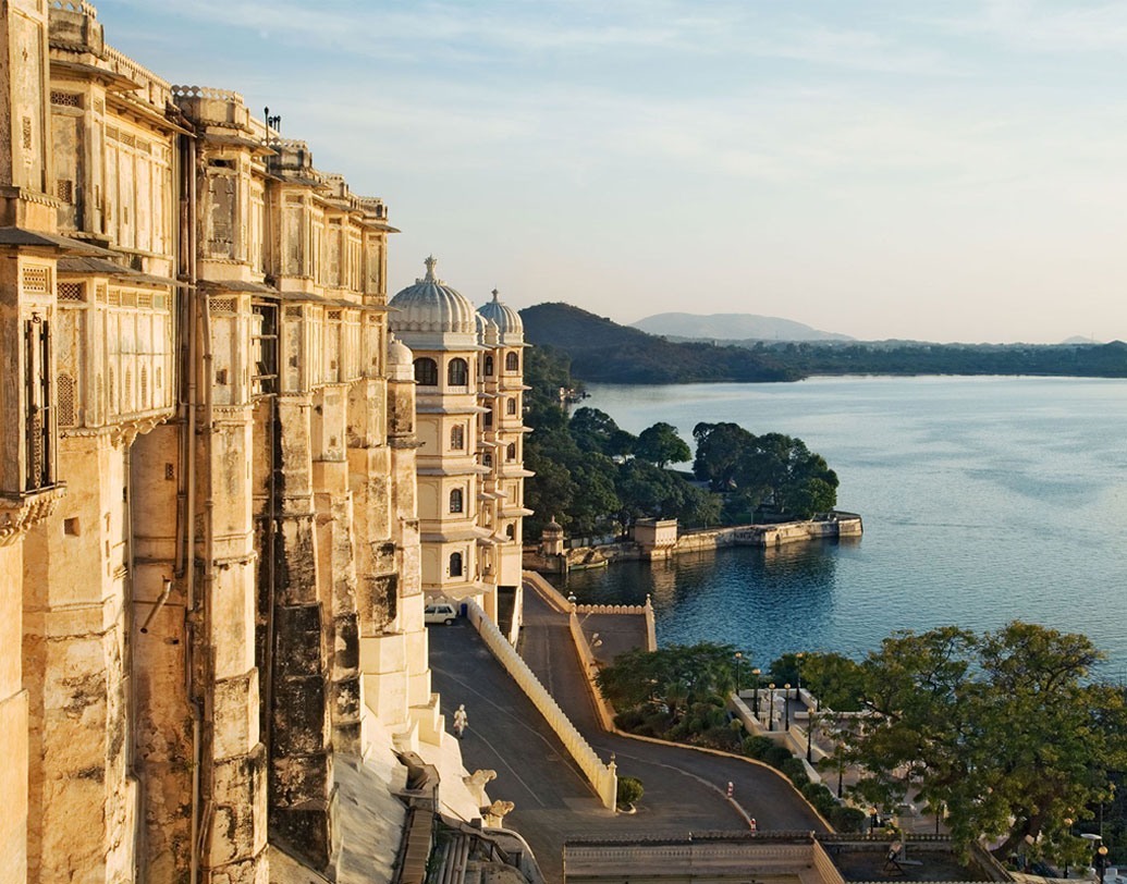 এর পর দুই পরিবার দু’দিন ধরে ঘনিষ্ঠ বন্ধু ও আত্মীয়দের জন্য একটি পার্টি দেবেন উদয়পুরে। মার্কিন পপ তারকা বেয়ন্সের পারফর্ম করার কথা এই অনুষ্ঠানে।