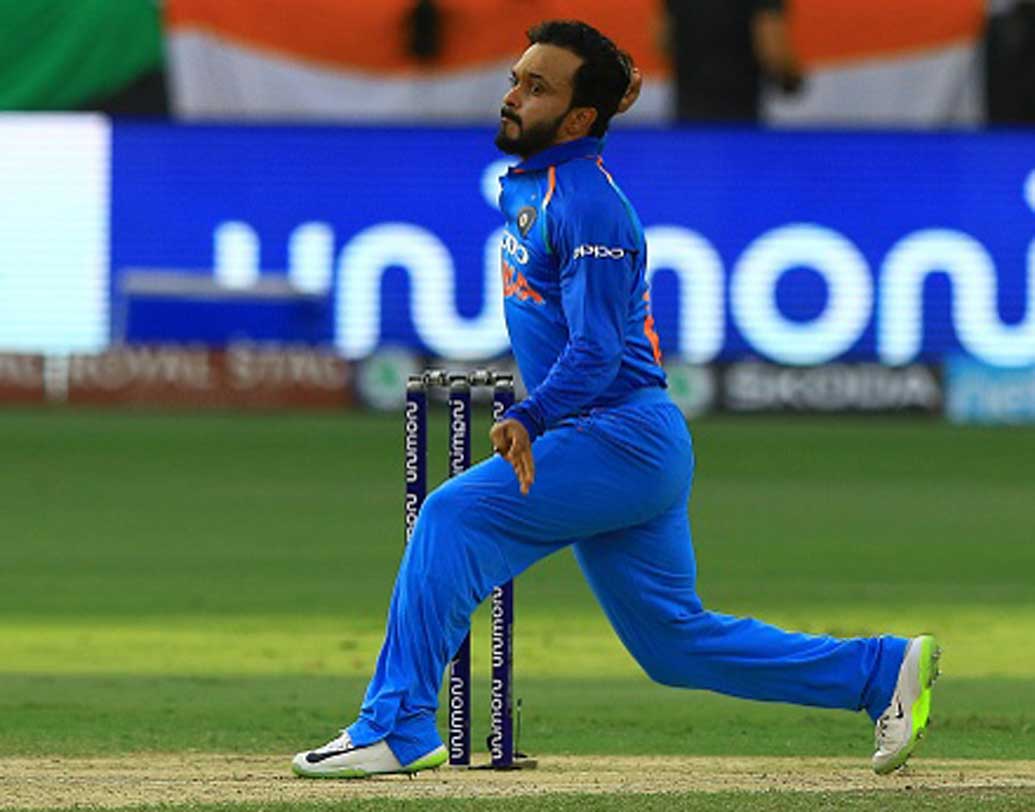 কেদার যাদব: চোট সারিয়ে দলে ফিরছেন। দলের ভারসাম্য বেড়েছে। আগের ম্যাচে ফিল্ডার হিসাবেও নিজের উপস্থিতি বুঝিয়ে দিয়েছেন। আজও কেদারের কাছ থেকে ভাল কিছু প্রত্যাশা থাকবে দলের।