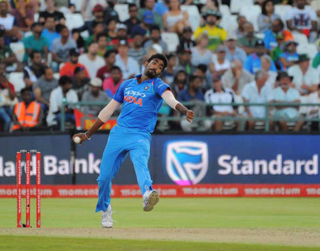 যশপ্রীত বুমরা: প্রথম একাদশে ফিরেই নিজের অবস্থান বুঝিয়ে দিয়েছেন। সিরিজ জয়ের জন্য বুমরাকে আজ পুরনো ছন্দে পেতে চাইবেন কোহালিরা।