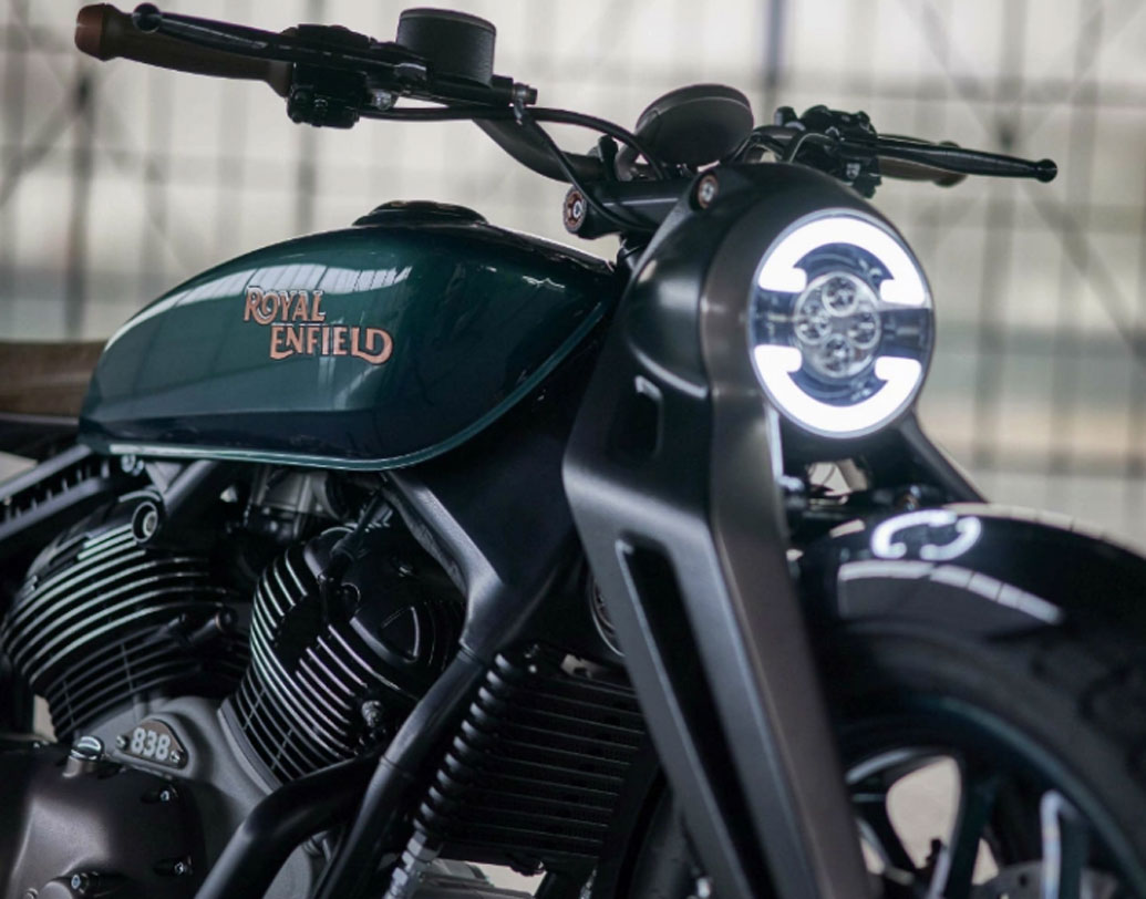 অনেকটা ইন্ডিয়ান স্কাউটের মতো দেখতে হলেও, আধুনিতকা এবং প্রযুক্তির দিক থেকে অনেকটাইএগিয়ে এই বাইক।