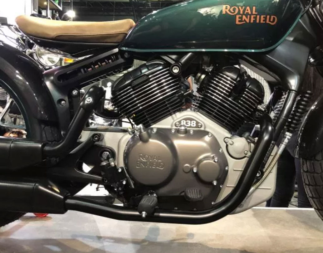 এই কনসেপ্ট বাইকের ডিজাইন যৌথ ভাবে করেছে ভারত এবং ব্রিটেনে এনফিল্ডের দু’টি সেন্টার। নিও-ক্লাসিক্যাল ও ফিউচারিস্টিক ডিজাইনের মিশ্রণে সাজিয়ে তোলা হয়েছে বাইকটিকে।