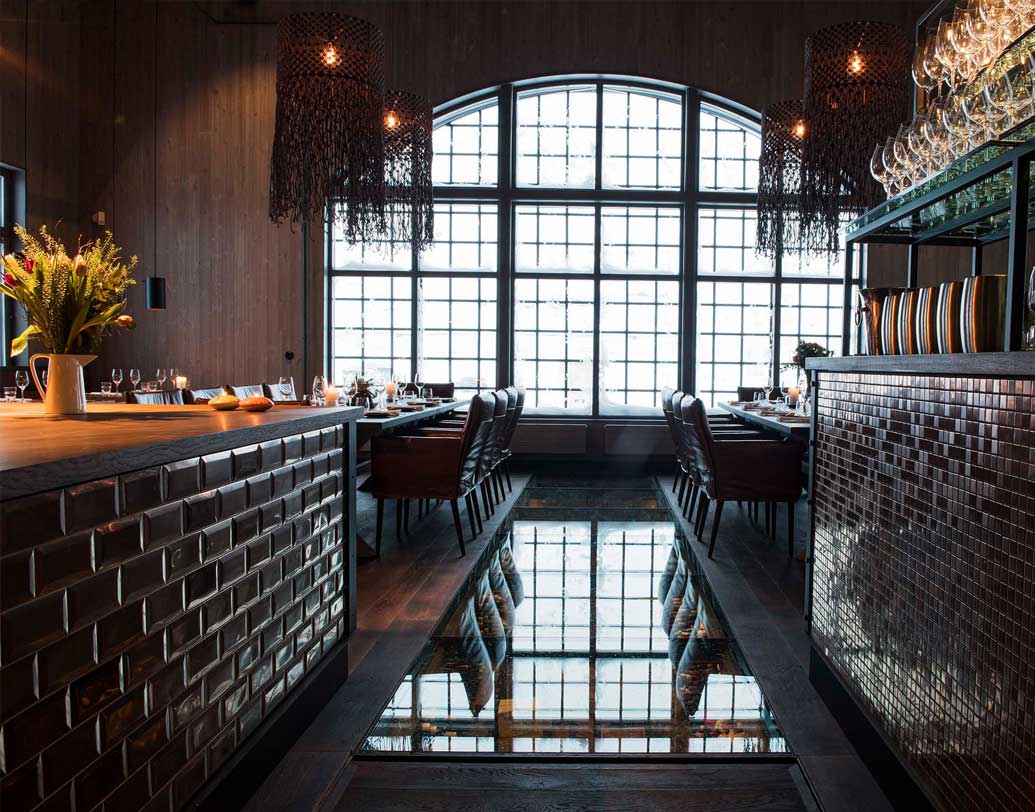 তবে খরচ কত পড়বে? বিমান ও গাড়ি ভাড়া বাদ দিয়ে, তিনরাতের জন্য মাথাপিছু ৩ লাখ ৪০ হাজার টাকা। শুধু স্কি, খাওয়া দাওয়া এদিক ওদিক ঘোরাফেরাই নয়, ওই টাকায় পাওয়া যাবে বডি ম্যাসাজও।