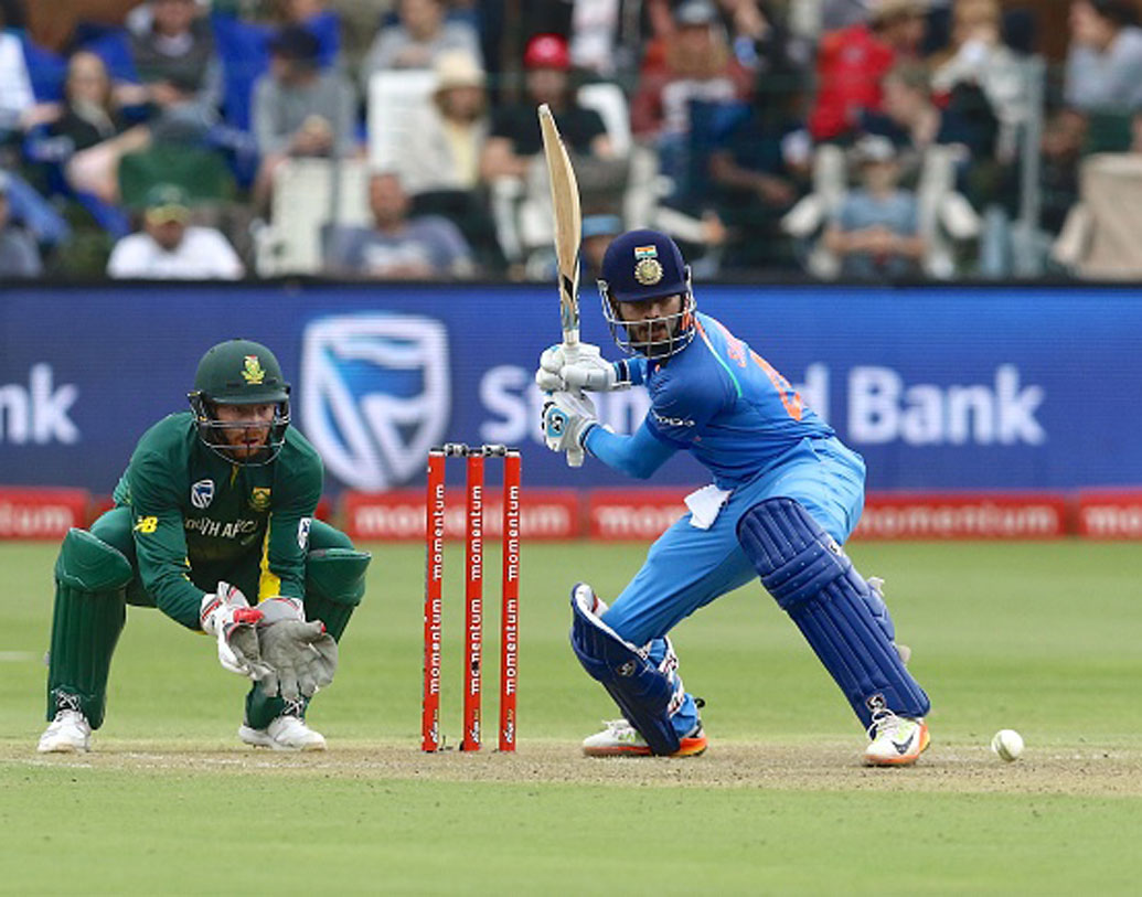 শ্রেয়স আইয়ার: রাহুল বা ঋষভের মতোই শ্রেয়সের সামনেও আজ সুযোগ আসার সম্ভাবনা। সুযোগ পেলে কাজে লাগাতেই হবে এই তরুণকে।