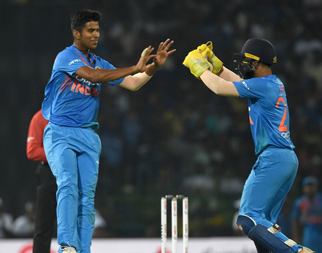 ওয়াশিংটন সুন্দর: আরও এক তরুণ প্রতিভা। জুনিয়রদের দেখে নেওয়ার পরিকল্পনা টিম ম্যানেজমেন্টের রয়েছে। ফলে আজ সুযোগ পেতে পারেন সুন্দর।