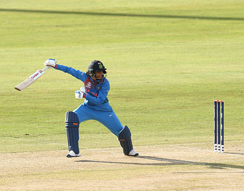 স্মৃতি মান্ধানা: প্রথম ম্যাচে শুরুতেই আউট হয়ে যান। আজ ওপেনিংয়ে স্মৃতির চওড়া ব্যাটের দিকে তাকিয়ে থাকবেন হরমনপ্রিতরা।