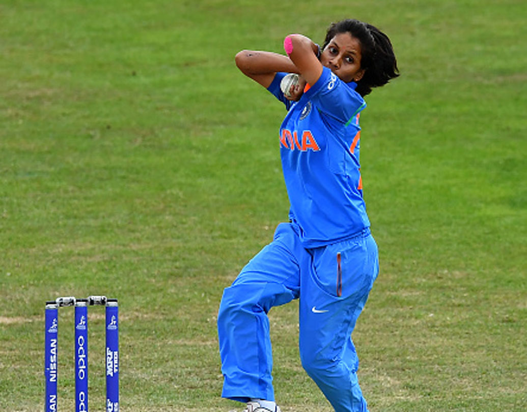পুনম যাদব: পুনম যাদবের বিধ্বংসী বোলিং নিউজিল্যান্ডের বিরুদ্ধে সহজ জয় এনে দিয়েছে। আজও পুনমের স্পিনের ভেলকি দেখতে চান হরমনপ্রিত-মিতালিরা।