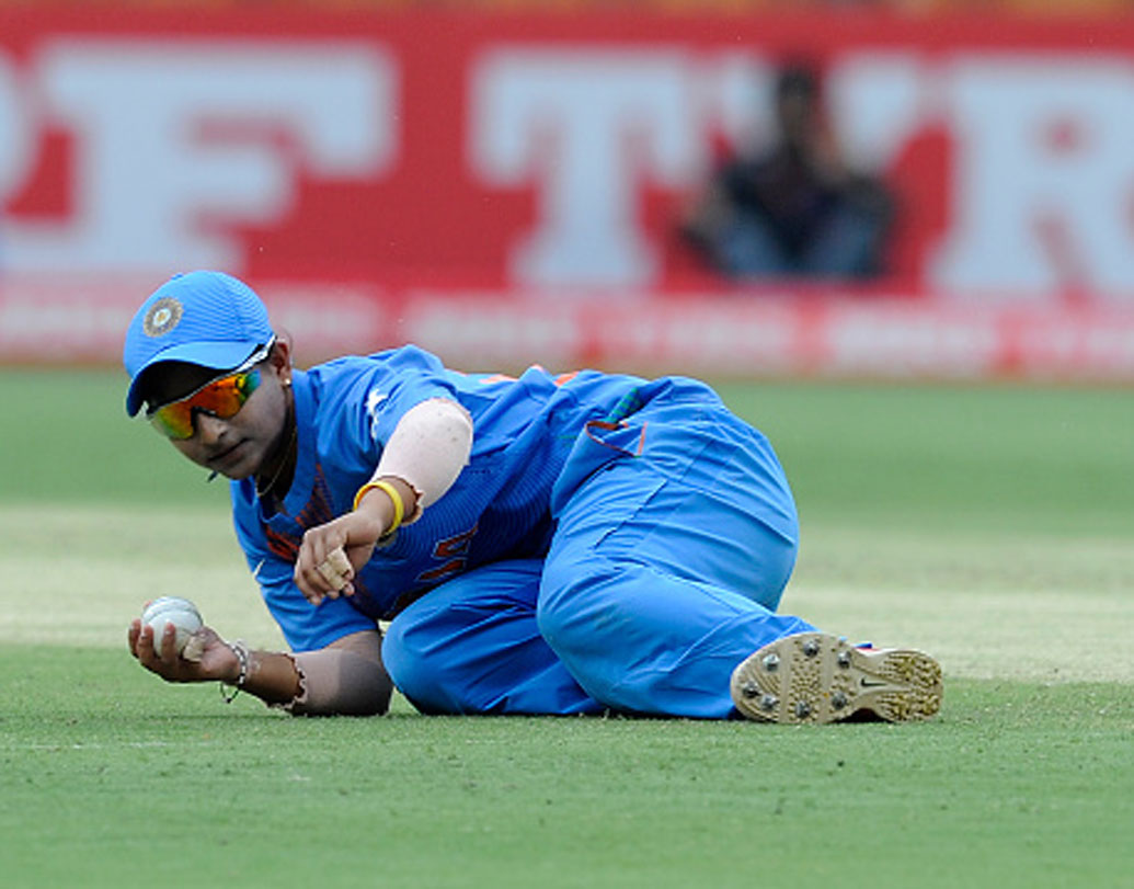 অনুজা পাতিল: ভারতীয় দলে টি২০ স্পেশালিস্ট। বলের পাশাপাশি মাঝে মধ্যে ব্যাট হাতেও ভেলকি দেখাতে পারেন। তবে বোলার অনুজাকেই ফর্মে চান অধিনায়ক।