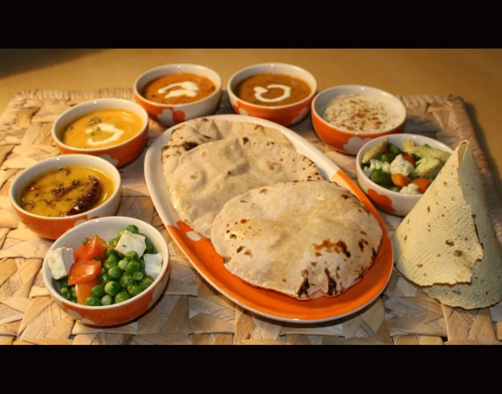 পাঞ্জাবী সনাতনী রান্না থাকবে রণবীরের পরিবারের তরফে। সরষোঁ দা শাক, মক্কি কা রোটি থাকছেই।