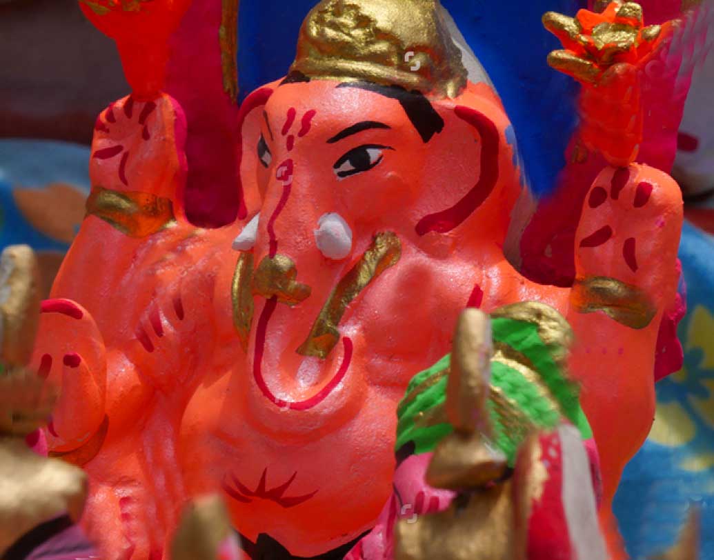 ছত্তীসগঢ়: এ রাজ্যে ২০১৮ সালে ২১ দিন ছুটির কথা ঘোষণা করা হয়েছিল। এর মধ্যে অবশ্য মাত্র দু’টি রবিবার। সেই জায়গায় আগামী বছর ১৮ দিন ছুটির কথা ঘোষণা করা হয়েছে। এর মধ্যে চারটি রবিবার রয়েছে।