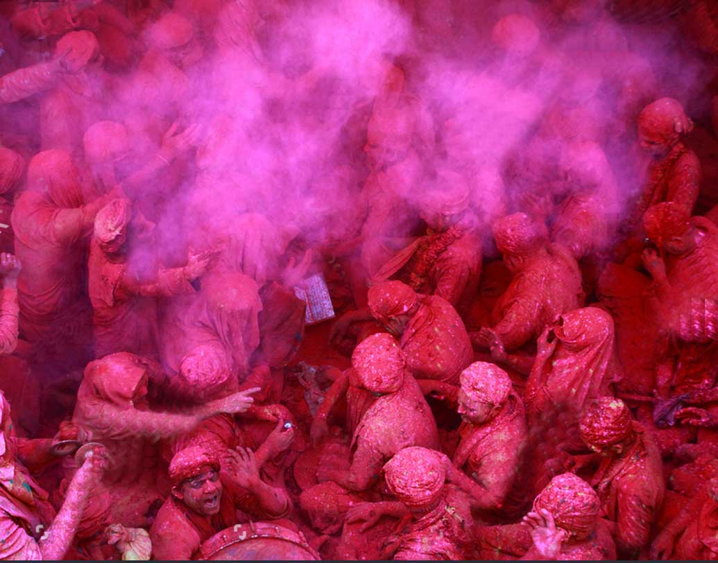 উত্তরপ্রদেশ: উত্তরপ্রদেশে সরকারি ভাবে ২৯ দিন ছুটির কথা ঘোষণা করা হয়েছে। তার মধ্যে রয়েছে তিনটি রবিবার। সেখানে আগামী বছর ২৬ দিন ছুটির কথা ঘোষণা করা হয়েছে। এ রাজ্যে শিবরাত্রির দিন সরকারি ভাবে ছুটি দেওয়া হয়।