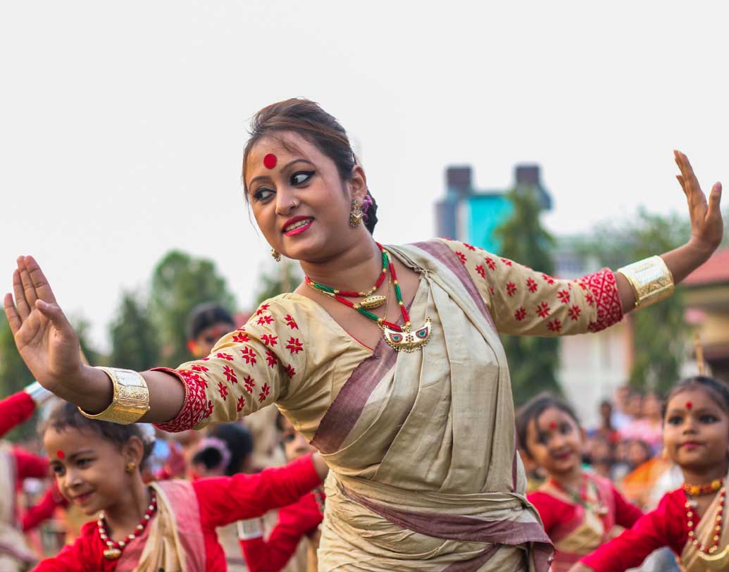অসম: ছুটির হিসেবে অবশ্য অনেকের থেকে এগিয়ে অসম। এ বছর ৩৫ দিন ছুটি পাবেন এ রাজ্যের সরকারি কর্মীরা। বিহু উপলক্ষে ছুটি দেওয়া হয় এখানে। তবে আগামী বছর ২৭ দিন ছুটির কথা ঘোষণা করা হয়েছে। এর মধ্যে অবশ্য ৬ দিন রবিবার।