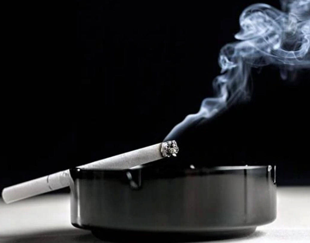 সাউথ চায়না ইউনিভার্সিটি অব টেকনোলজি(এসসিইউটি)-র বিজ্ঞানীরা ধূপকাঠি নিয়ে একটি গবেষণা করেন। সেই গবেষণার প্রেক্ষিতে তাঁরা দাবি করেছেন— ধূপকাঠির ধোঁয়া, সিগারেট খাওয়ার থেকেও অনেক বেশি ক্ষতিকর।