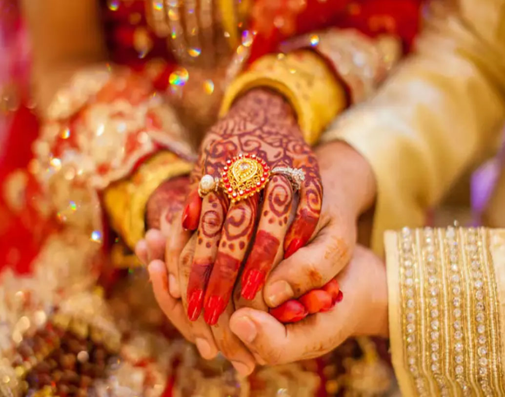 দ্বিতীয় বার বিয়ে করাটাকে তাই এই গ্রামে শুভ বলেই মনে করা হয়।