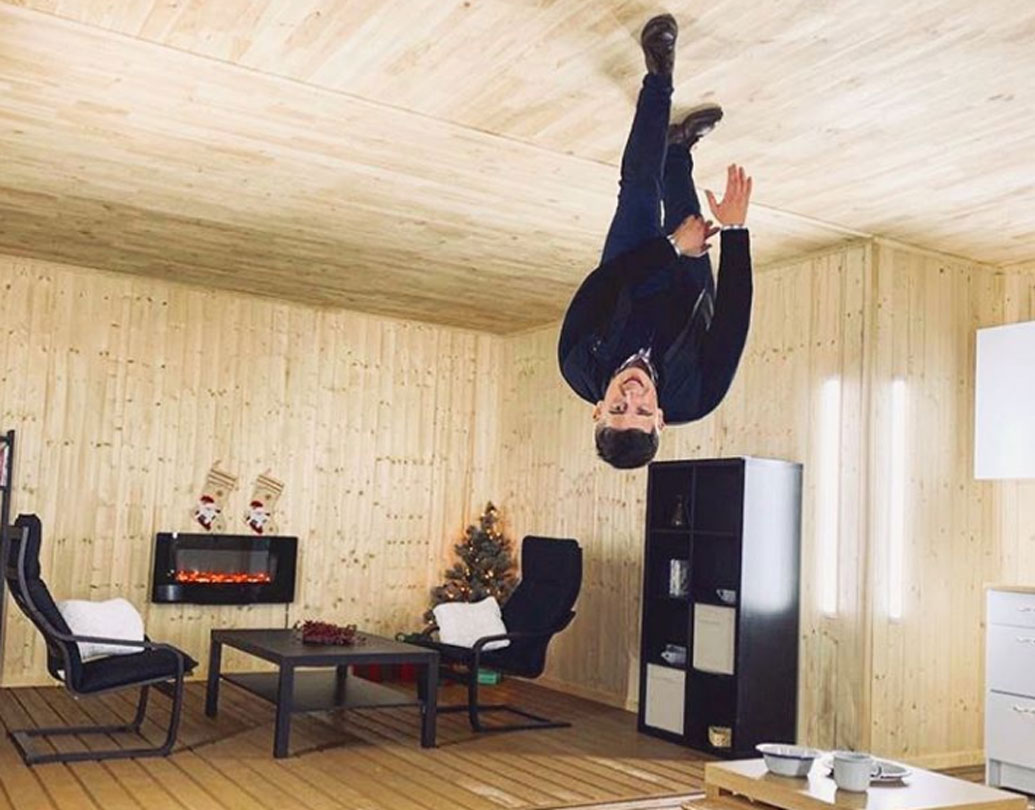 লিথুয়ানিয়াতেও রয়েছে এমনই একটি বাড়ি। সেই দেখেই এমনটা ভাবনা।