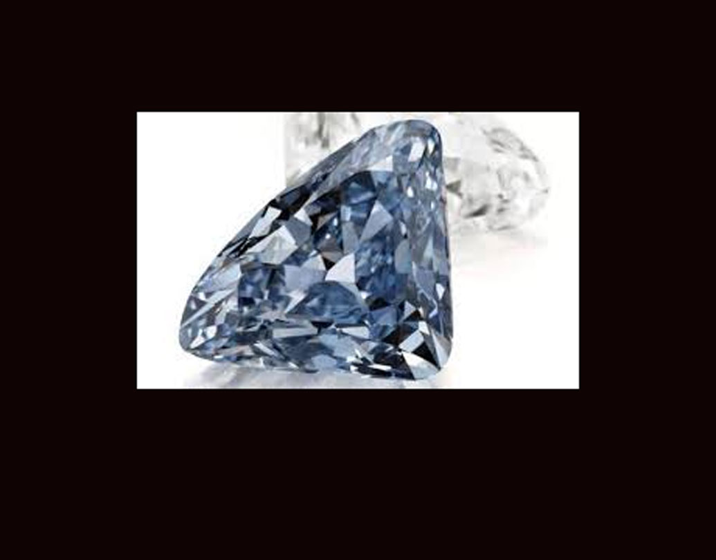 কুশন কাটের এই ৮.০৮ ক্যারেটের আংটি ৫ ডিসেম্বর নিলামে তোলা হবে।