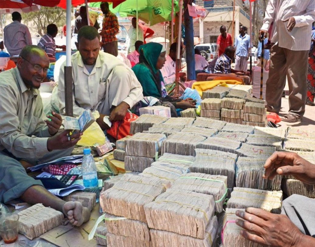 শিলিংয়ের এমন মূল্যহীনতার কারণেই সোমালিল্যান্ডের টাকার গুরুত্ব ধীরে ধীরে কমতে শুরু করেছে।