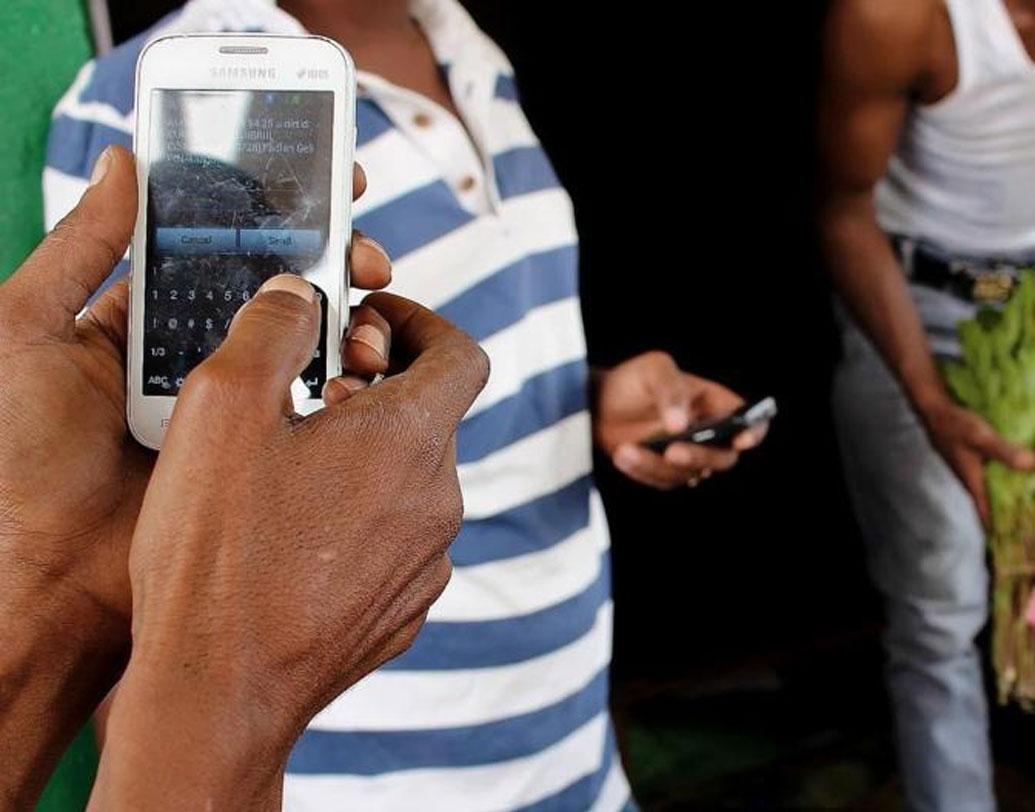 ধীরে ধীরে পরিস্থিতি বদলাচ্ছে। সোমালিল্যান্ড দেশটি ‘ডলারাইজড’ হচ্ছে। চালু হয়েছে মোবাইল মানিও। এক বছরেই মোবাইল মানির ব্যবহার ৫ শতাংশ থেকে বেড়ে হয়েছে ৪০ শতাংশ।