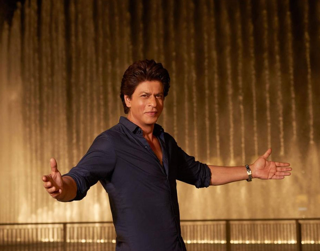 বাইকটি বাজারে আসার পর শাহরুখ খানও টুইট করেছেন এটি নিয়ে।