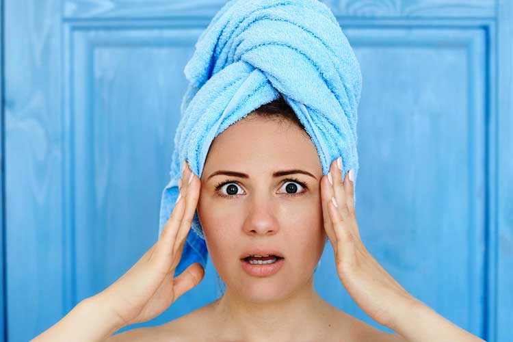 ছত্রাক তোয়ালের মাধ্যমেও ছড়িয়ে পড়তে পারে, তাই অন্যের তোয়ালে দিয়ে শরীর না মোছাই ভাল। 