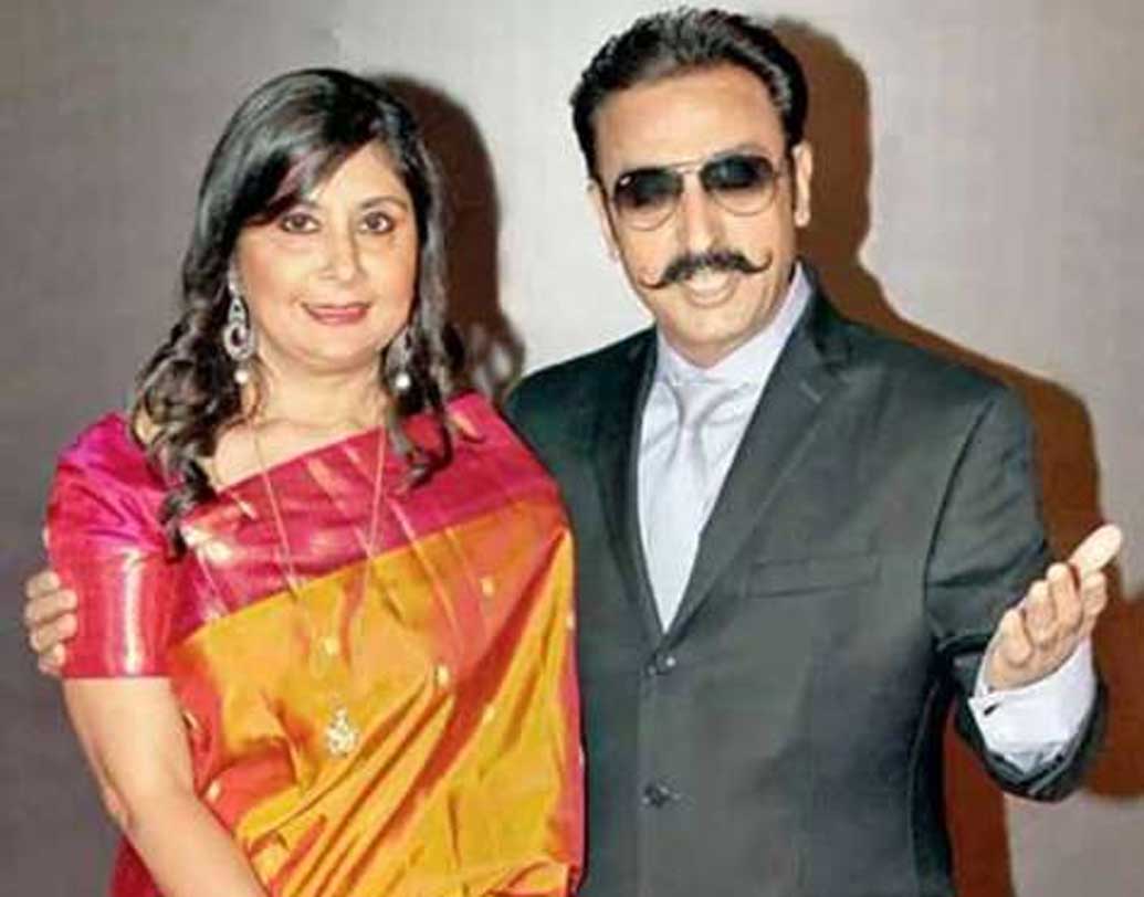 গুলশন গ্রোভার: প্রথম স্ত্রী ফিলোমিনা। তাঁদের এক সন্তানও হয়। পরবর্তীতে বিবাহবিচ্ছেদ হয়ে যায়। গুলশন বিয়ে করেন কাশিশকে। কিন্তু সেই বিয়েও ভেঙে যায়।