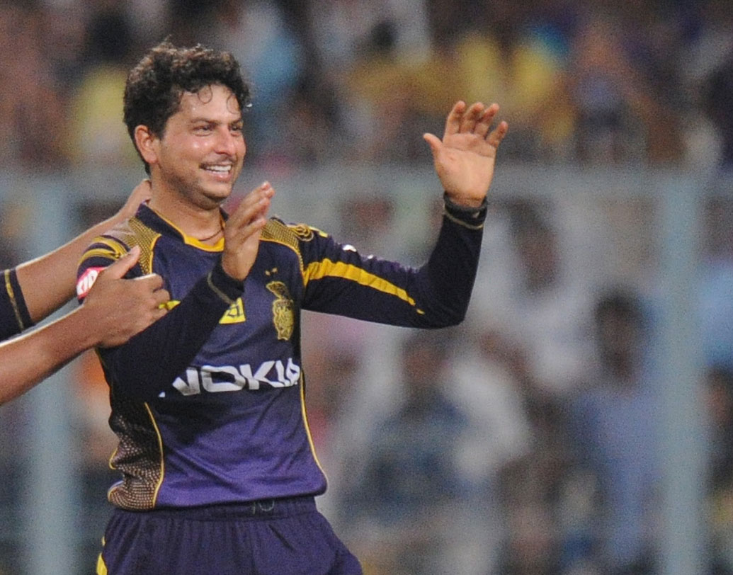 রাজস্থান রয়্যালসের বিরুদ্ধে ইডেনের পিচে কুলদীপ যাদবের সেই ম্যাজিকাল স্পেলটার কথা মনে আছে? মাত্র ২০ রানে একে একে অজিঙ্কে রাহানে, জশ বাটলার, স্টুয়ার্ট বিনি এবং বেন স্টোকসের উইকেট তুলে নিয়ে ম্যাচের সেরা হয়েছিলেন কুলদীপ। ২০১৮-তে ১৬ ম্যাচে ১৭ উইকেট ছিল তাঁর। ভারতীয় দলের নিয়মিত সদস্য এ বারও নাইটদের দলে রয়েছেন।