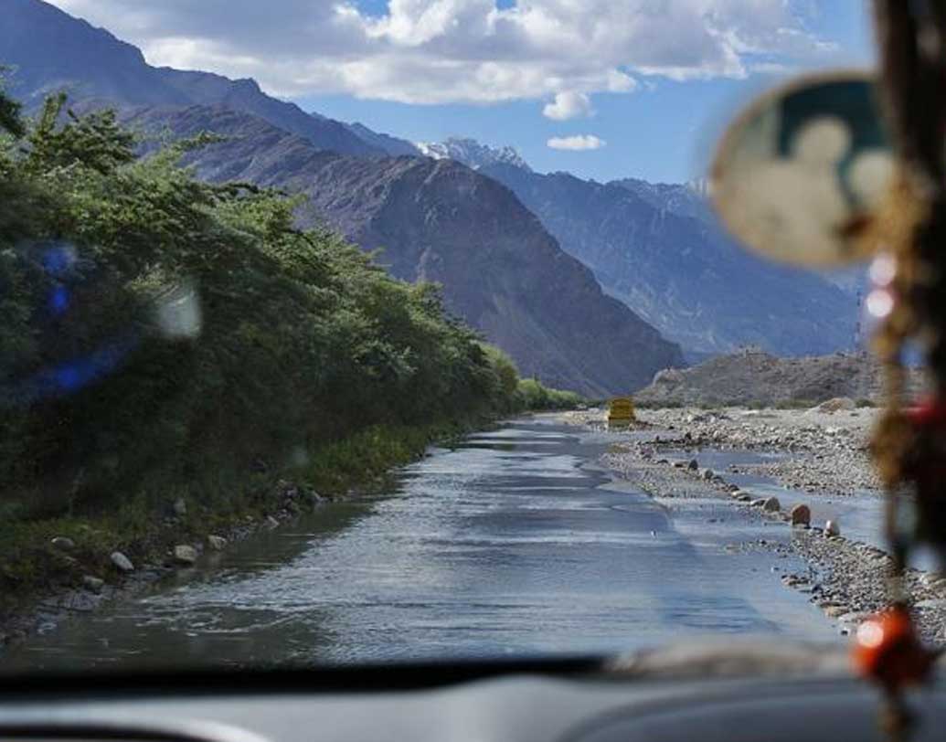 ভারতীয় ইঞ্জিনিয়াররা ‘হিমাঙ্ক’ প্রকল্পে এটি তৈরি করছেন কাশ্মীরের লাদাখে।