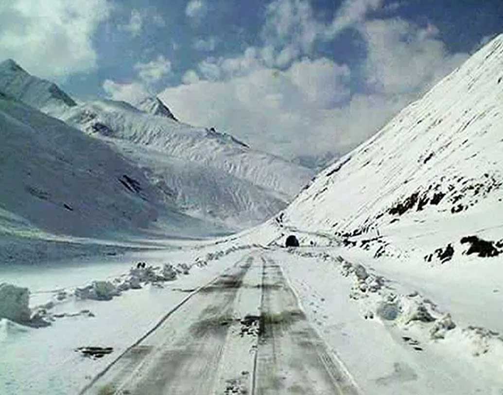 ৫০ কিমি রাস্তা ইতিমধ্যেই তৈরি হয়ে গিয়েছে। আর চার থেকে পাঁচ মাসের মধ্যেই তৈরি হয়ে যাবে এই রাস্তা। শীতকালে একটা নির্দিষ্ট সময়ে কাজ বন্ধ রয়েছে।