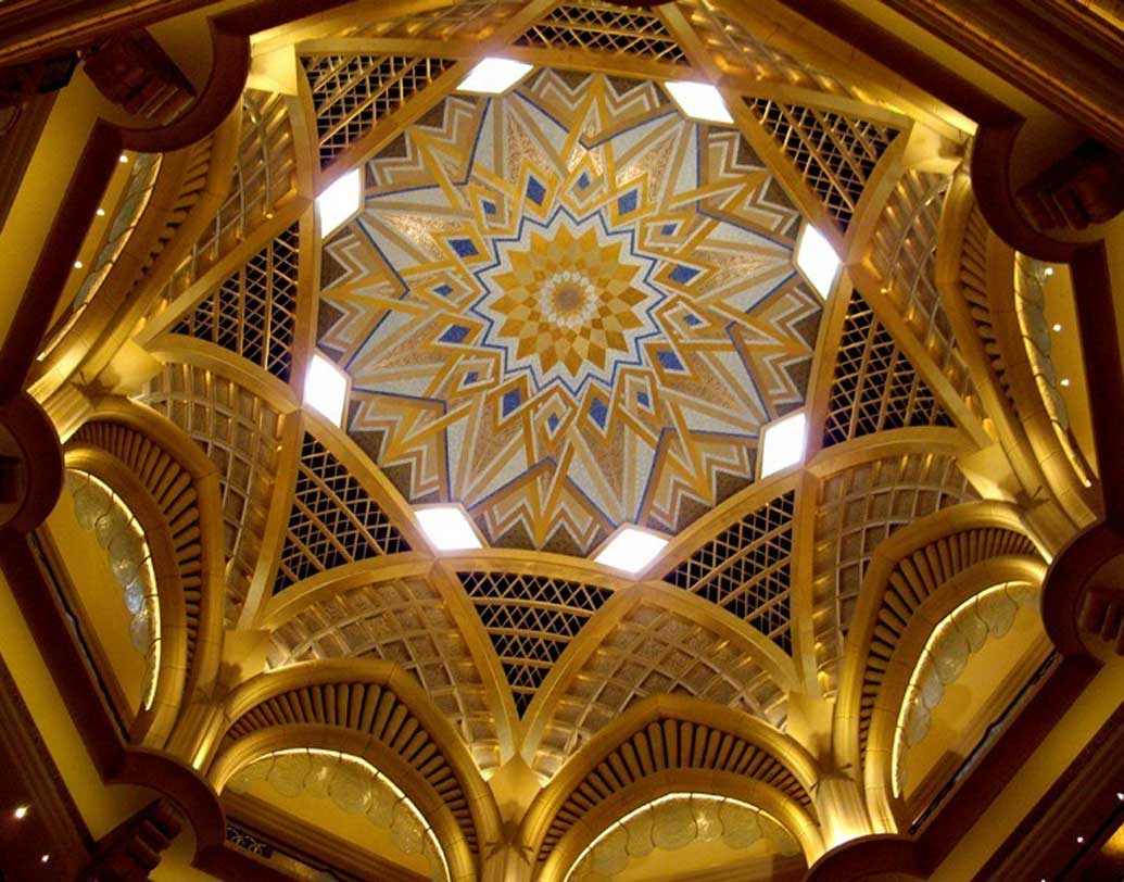 কাজ শেষ হলে একটা সুরক্ষা বর্ম দেওয়া হয় সূক্ষ্ম পাতার উপরে। অতিথিরাও এই কাজ দেখে মুগ্ধ হন।