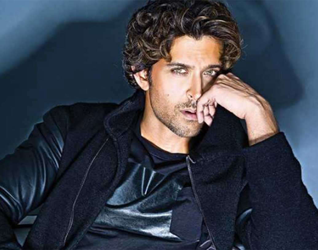 সংস্কার মানার ক্ষেত্রে হৃতিক রোশনও কিছু কম যান না। বিমানে চড়ে কোথাও যাওয়ার আগে তিনি এক চামচ দই-চিনি খাবেনই। আবার ইংরেজির ‘কে’ অক্ষরের প্রতিও তাঁর দুর্বলতার কথা অনেকে জানেন। হৃতিকের বেশির ভাগ ফিল্মের প্রথম অক্ষরও শুরু হয় ‘কে’ দিয়ে।