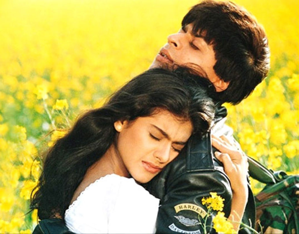 দিলওয়ালে দুলহনিয়া লে জায়েঙ্গের চিত্রনাট্য পড়েননি শাহরুখ! না পড়েই, মত দিয়েছিলেন অভিনয়ে। আসলে আদিত্য চোপড়ার ছবির প্রতি ভালবাসা থেকেই এমন সিদ্ধান্ত নিয়েছিলেন।