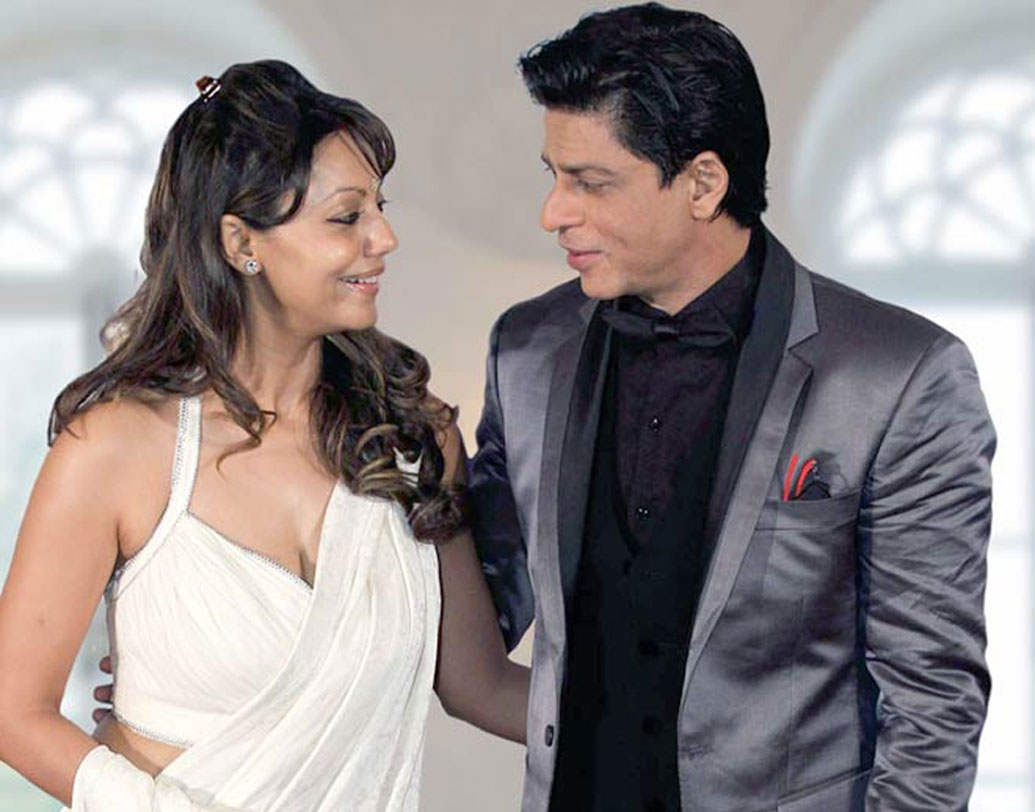 শাহরুখ খান ও গৌরীর প্রেম নিয়ে বি টাউনে চর্চা রয়েইছে। শাহরুখ সব সময় ডান হাতে তাঁর ওয়েডিং রিং পরে থাকেন।