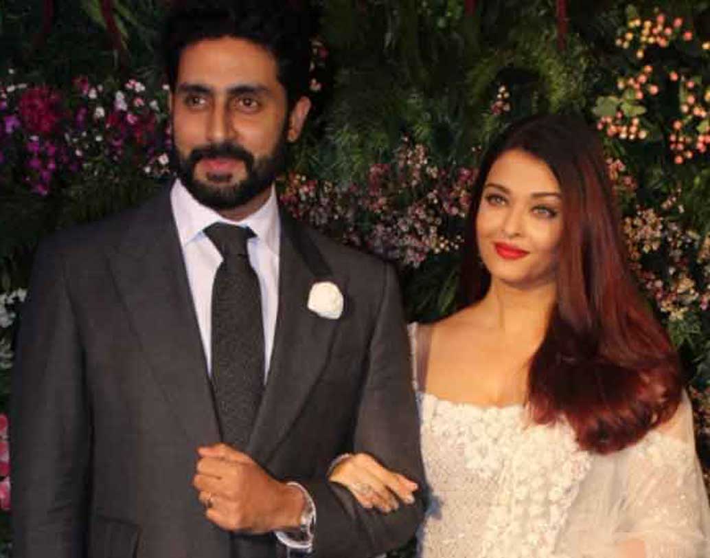 ‘গুরু’ ছবির সেটেই পরস্পরের প্রেমে পড়েন তাঁরা। বিয়ের পর ঐশ্বর্যকে প্রস্তাব দেওয়ার গল্প ফাঁস করেন অভিষেক। নিউ ইয়র্কের এক হোটেলের বারান্দায় দাঁড়িয়ে মনে মনে ঐশ্বর্যকে বিয়ে করতে চেয়েছিলেন তিনি। ‘গুরু’-র প্রিমিয়ারে গিয়ে সেই বারান্দায় দাঁড়িয়েই ঐশ্বর্যকে অভিষেক বলেন, ‘‘আমাকে বিয়ে করবে?’’