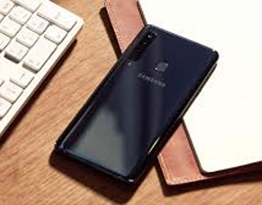 মূল ক্যামেরাটি ২৪ মেগাপিক্সেল এএফ প্রাইমারি সেন্সর (এফ/১.৭) রয়েছে এতে। অর্থাৎ ছবি উঠবে ফাটাফাটি।