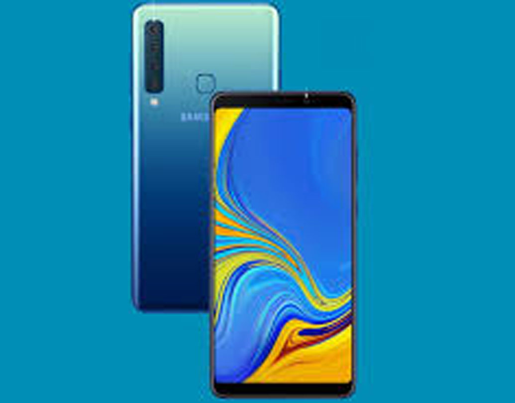 ২৪ মেগাপিক্সেলের ফ্রন্ট ফেসিং ক্যামেরা, এফ/২.০ অ্যাপারচার রয়েছে নতুন ফোনটিতে। ফলে কম আলোয় আরও ঝকঝকে সেলফি উঠবে।