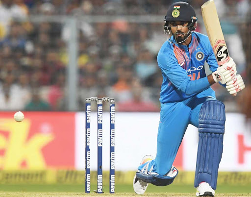 আদতে ওপেনার হলেও এই ফরম্যাটে লোকেশ রাহুলকে খেলানো হচ্ছে চার নম্বরে। তবে ওয়েস্ট ইন্ডিজের বিরুদ্ধে সিরিজে খুব একটা সাফল্য পাননি। যদিও টি-টোয়েন্টিতে তাঁর দুটো সেঞ্চুরি রয়েছে।