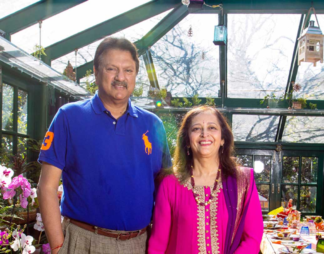 ফুল অসম্ভব ভালবাসেন পিরামল দম্পতি অজয় ও স্বাতী। তাই ফুলে সাজানো এই বাংলো। ২০০৬ সালে কেনা হয়েছিল এটি। যার মূল্য কয়েকশো কোটি। ২০১৪ সালে এই ভিলায় যাতায়াত শুরু করেন পিরামলরা।