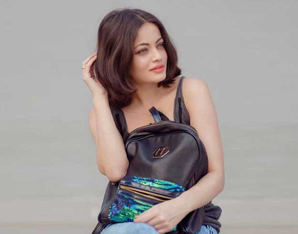 চলতি বছরে মুম্বইয়ের দিওয়ালি পার্টিতে বহু বছর পর তাঁকে দেখা গেল।