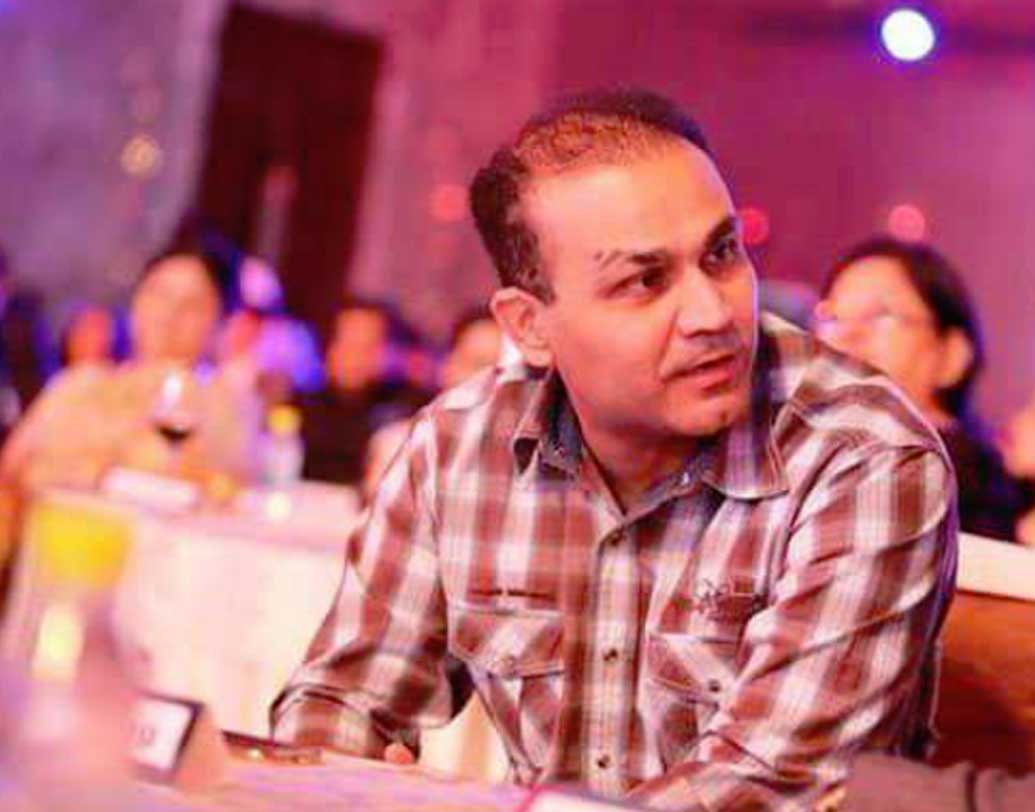 রেস্তরাঁর ব্যবসায় নেমেছিলেন বীরেন্দ্র সহবাগও। দিল্লিতেই ‘সহবাগজ ফেবারিটস’ বলে একটি ভেজিটেরিয়ান রেস্তরাঁও খুলেছিলেন সহবাগ। তবে লোকসানের কারণে কিছু দিনের মধ্যেই তা বন্ধ করে দেন সহবাগ।