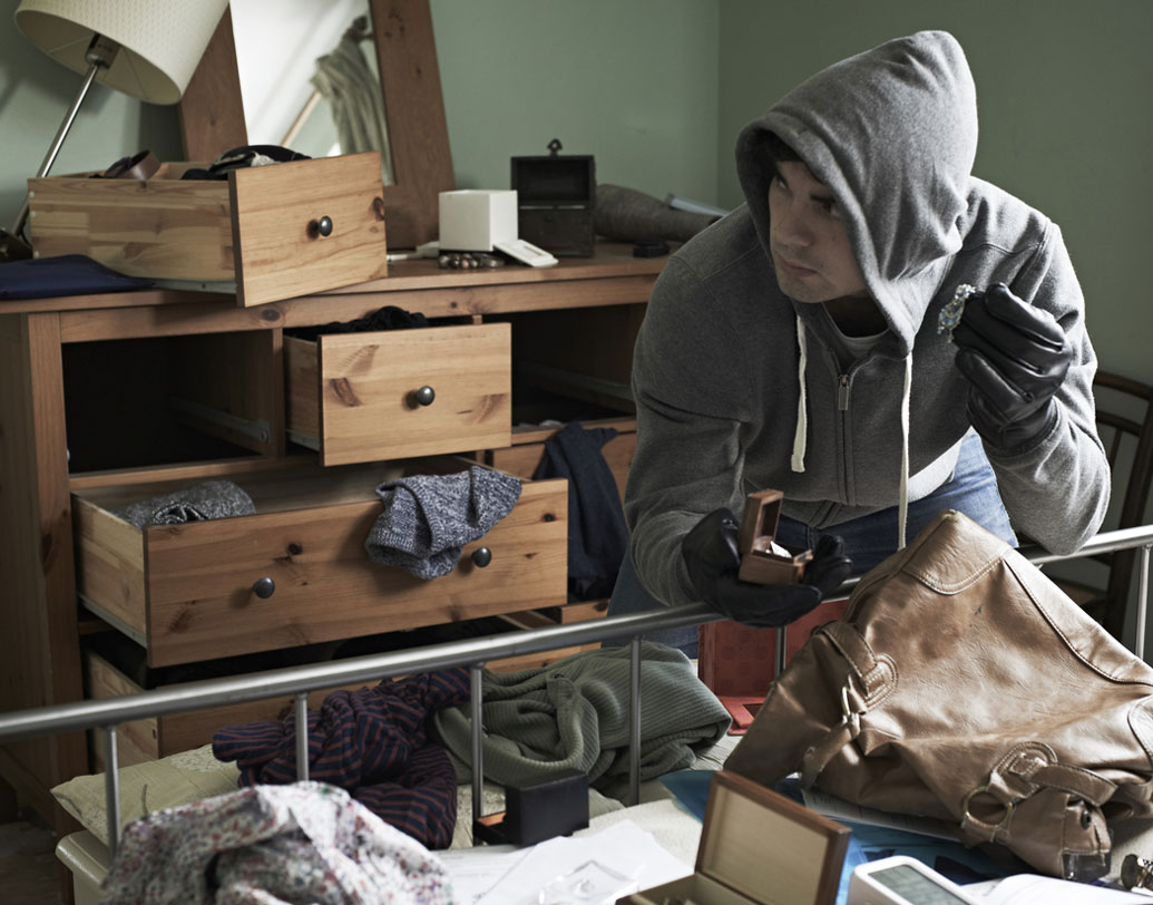 চুরি, ছিনতাই, ডাকাতি হলেও টাকা ফেরত পাওয়া যাবে।